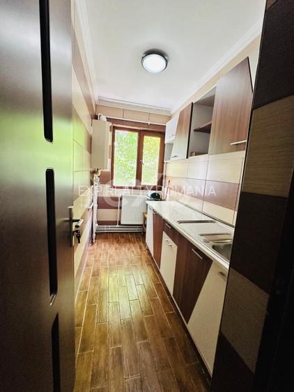 Apartament de vânzare – 2 camere,  etaj 1  ,Micro 4, - 8