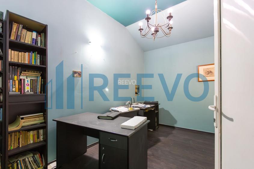 Clădire și teren de investiție, central Roman - 86