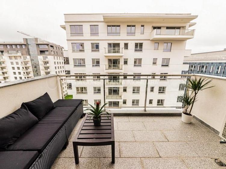 Expoxitiei Piata Presei Libere 1 Mai  Parcare - 16