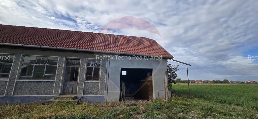 Teren si casă cu teren generos în Socodor - 22