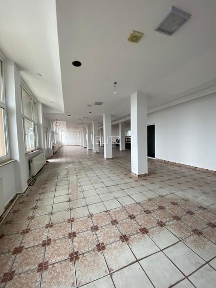 Spatiu comercial P+1+M, 1.000 mp construiti + teren 3.000 mp - 2