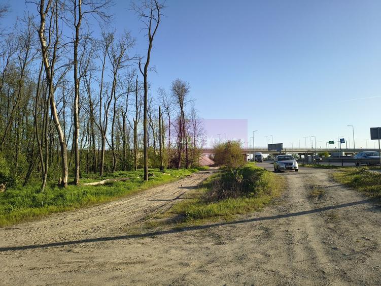 Teren la Joncțiunea dintre A0 și DN5 - 20