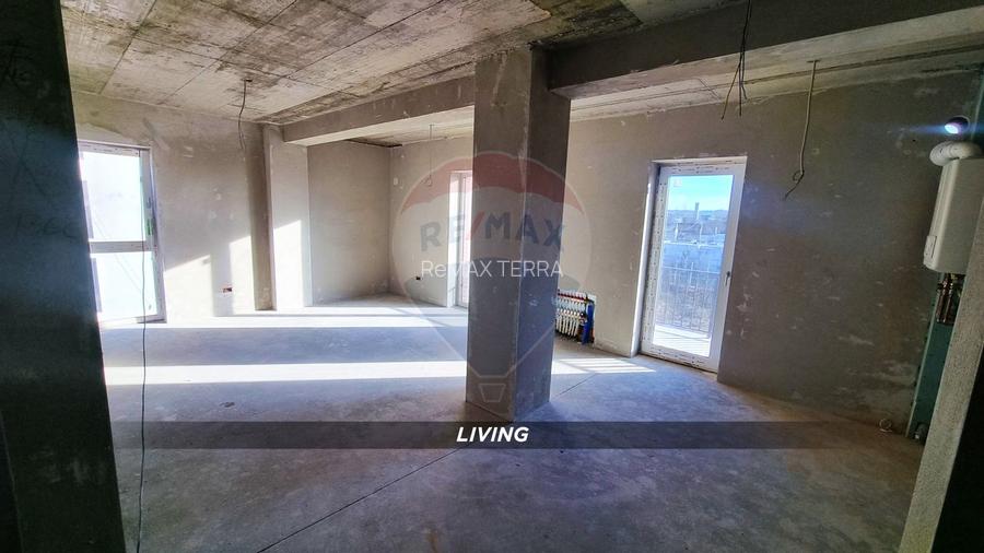 APARTAMENT DE VÂNZARE cu 3 camere în Baia Mare - 2