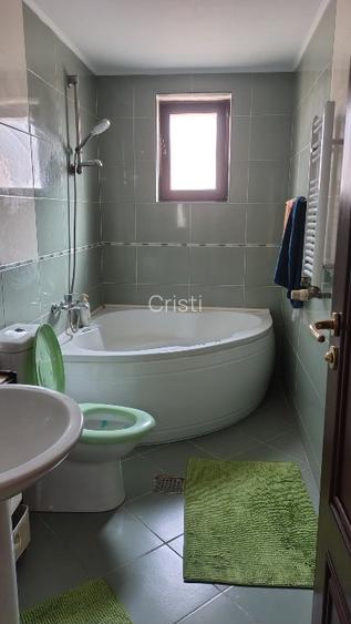 Apartament 4 camere, 1 apartament pe etaj - 5