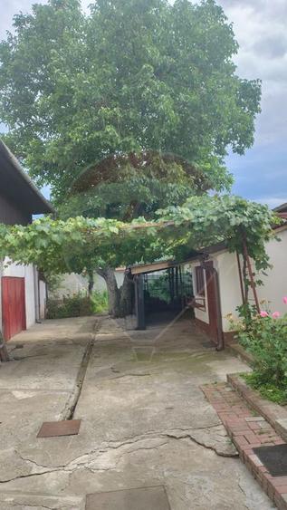 Casă individuala cu vedere catre muntii Postavaru de inchiriat