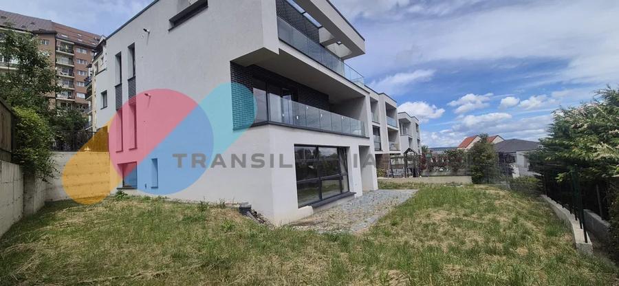 Apartament pe două niveluri cu grădină, 160 mp – Str. Edgar Quinet