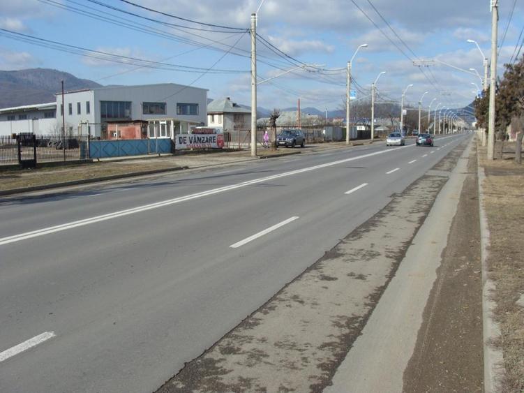 Spatiu comercial in suprafata de 1400 mp si teren 5000 mp.