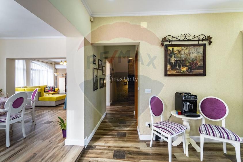 Casă spațioasă 350 mp utili, Teren 650 mp, Garaj subteran, Tractorul - 16