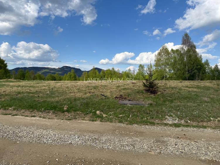 Teren intravilan 1000 mp in satul Pestera, Comuna Moieciu la 12 km de Bran - 6