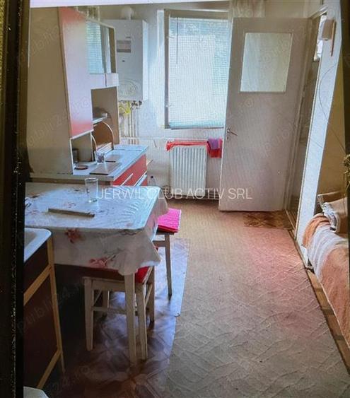 Ap. 3 camere, Micro IV - 4