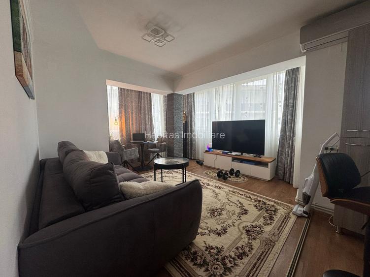 Apartament 3 camere, 70 mp cu parcare, et3, Str Florilor - Floresti - 2