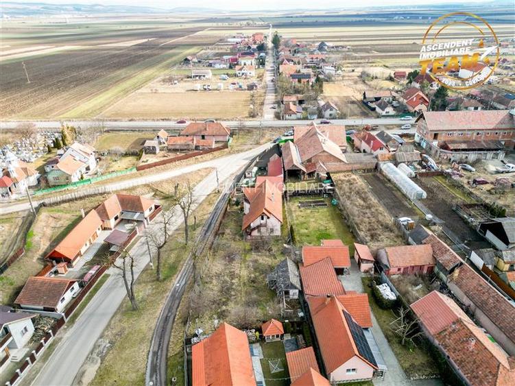 Pretabila si pentru 2familii:Vila duplex, Chilieni, Sfantu Gheorghe,6 camere, ga - 18