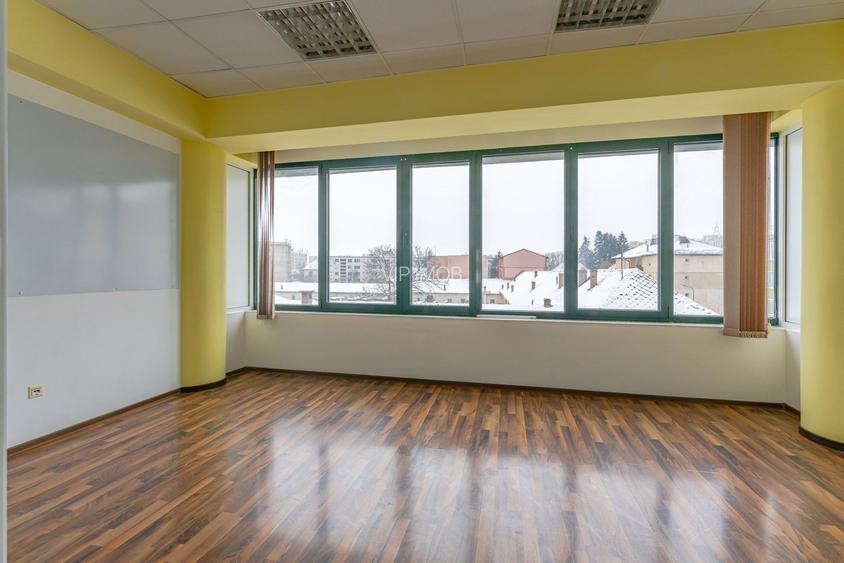 Spațiu birou individual în Brașov, Centru: 39 mp utili pe Strada N. Titulescu - 7