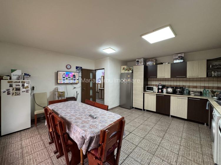 IMOBIL cu 3 cladiri, 14 camere, 6 bai, T= 611 mp, ultracentral,Caracal - 12