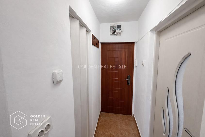 Apartament recent renovat, o camera, Piata Mica, balcon, etaj 4 - 9