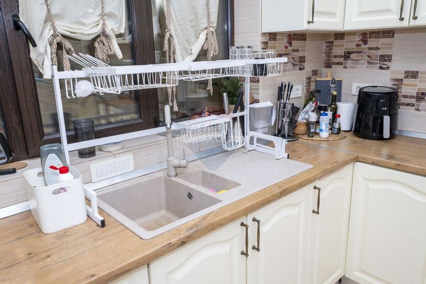 Vila 5 camere complet mobilata, foișor, teren generos - 54