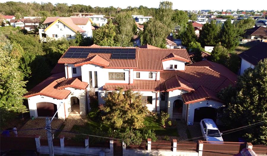 Chitila langa Lacul cu Nuferi si Padure - 2