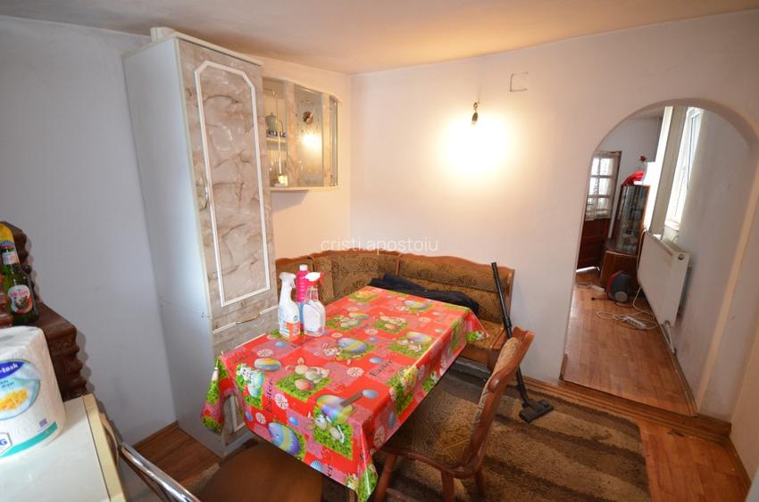 ocazie ,de vanzare casa cu 5 camere, teren 750mp - 4