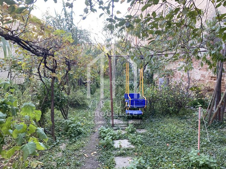 Casa de vanzare in Sibiu cu 2 apartamente  si gradina de 147 - 18