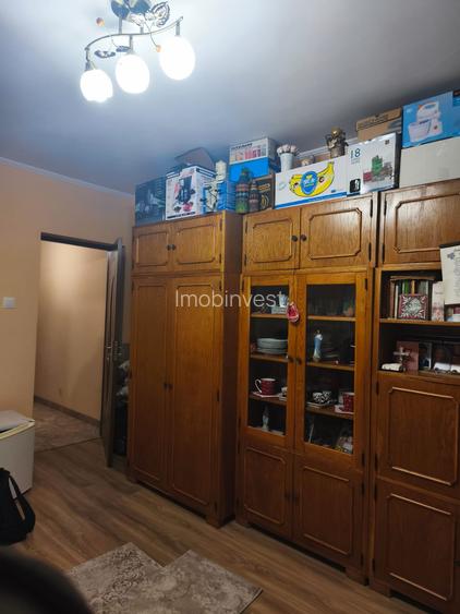 De vanzare apartament 1 camera,semicentra,mobilat si utilat,etajul 3,frumos. - 6