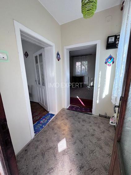 Casa de vanzare cu 3 camere, zona Schit - 2