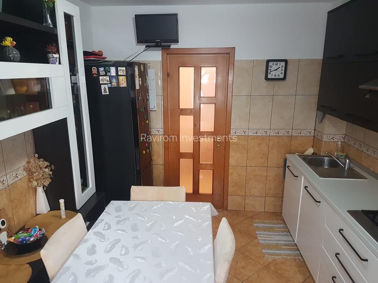Apartament doua camere, semidecomandat, etaj trei, bucatarie mare, Bistrita Lac - 2