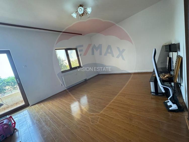 Casa / Vila cu 6 camere de vanzare - 17