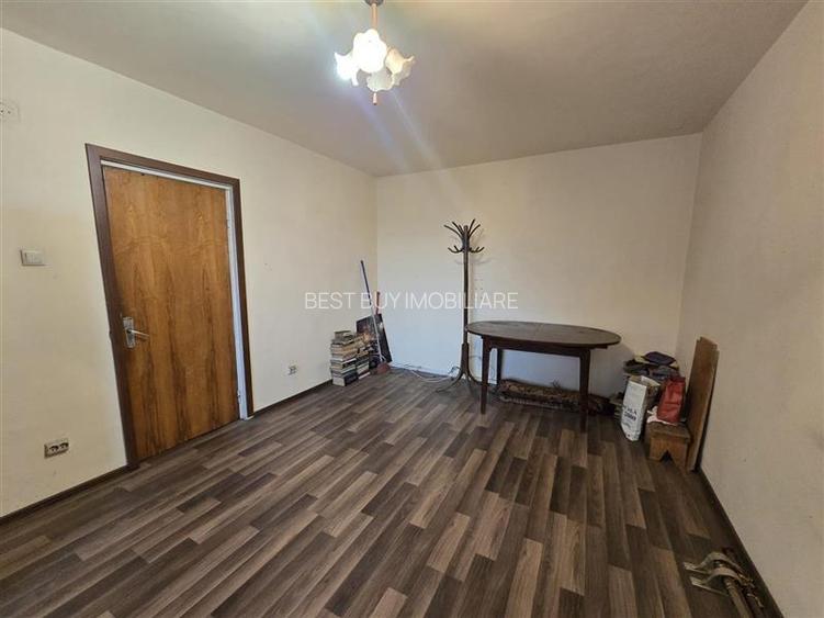 4 CAMERE 2 BAI DECOM ION MIHALACHE TURDA PARC REGINA MARIA ET 6/10 AN 1982 - 3