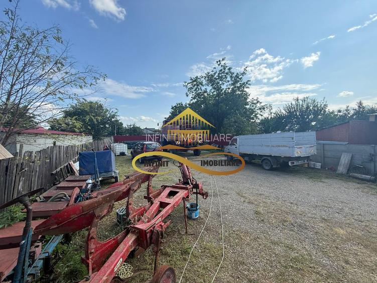 Casa de vanzare in Bacau Saucesti spatioasă cu etaj separat - 29