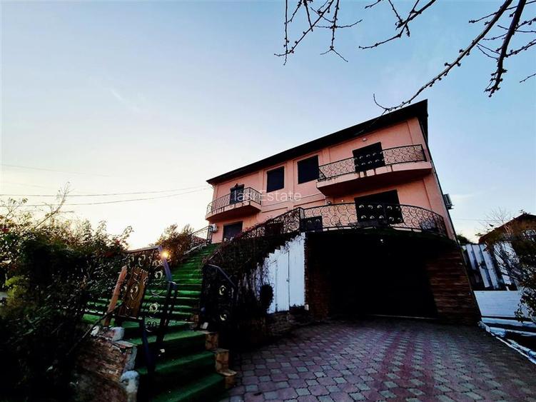 Casa tip duplex spatioasa cu garaj - 17