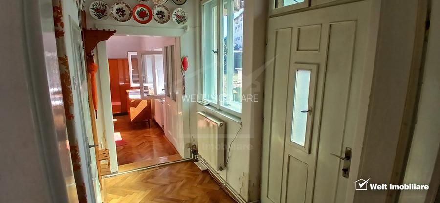 Casa in zona semicentrala, singur in curte, acces auto, spatiu mare de parcare - 3