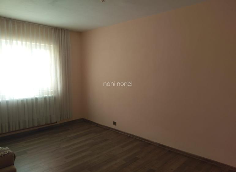 Vând apartament 3 camere, decomandat, renovat, Târgu Jiu - 8