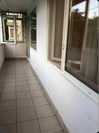 Închiriere Apartament cu 2 camere renovat, 4 min metrou Costin Georgian - 13