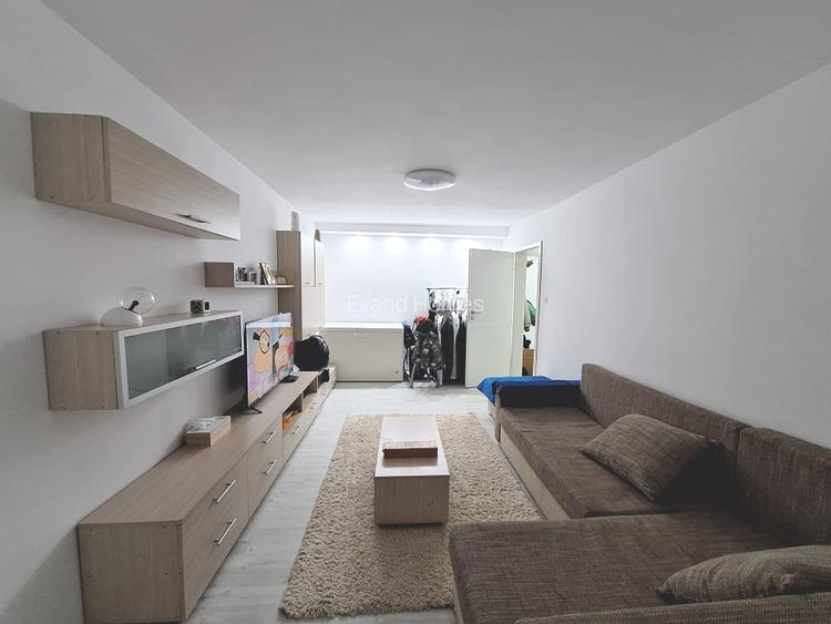 Apartament cu 4 camere - partial mobilat - zona Lipovei - etaj 3 - 6