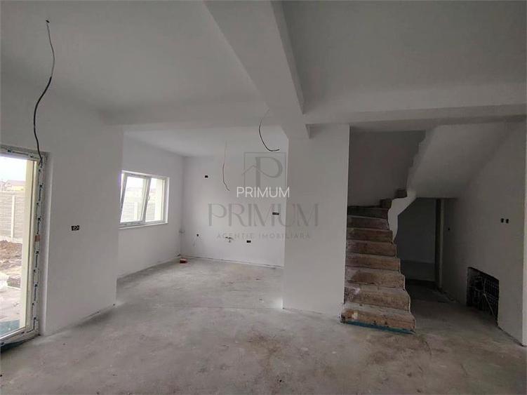 Duplex despartit prin camera tehnica - teren generos - personalizare interiora - 5