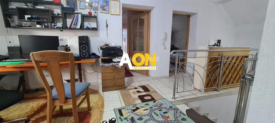 Casa pentru 2 familii, 7 Camere, 2 Garaje, 1500MP Teren - 14