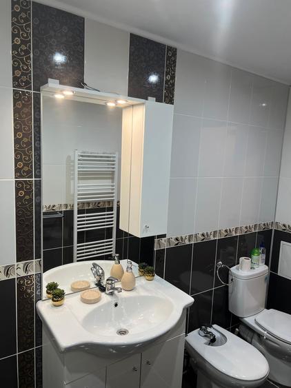 Apartament cu o camera, 39 mp, balcon, zona Stejarului
