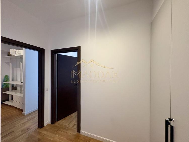 APARTAMENT de LUX cu 3 CAMERE cu Terasa si loc de parcare