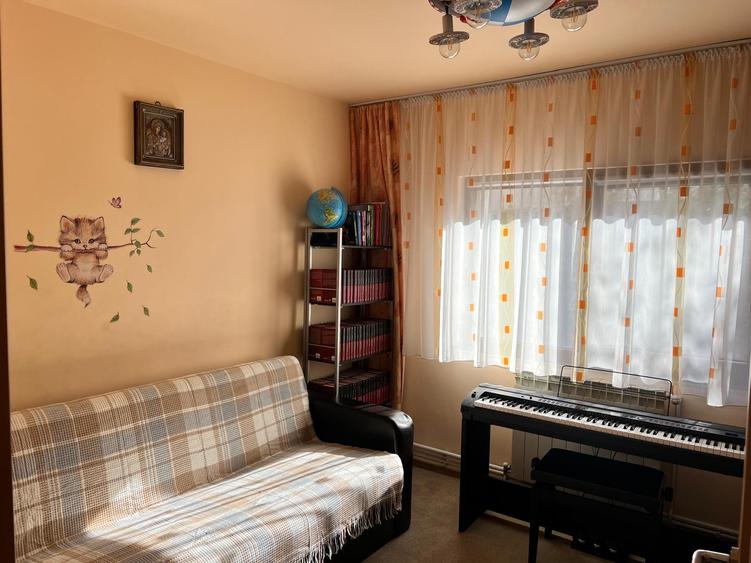 Spatios, bucatarie mobilata si utilata,