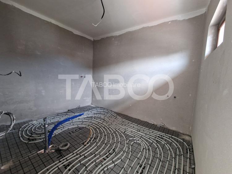 Casa individuala de vanzare cu teren, terasa, garaj si curte Selimbar - 21