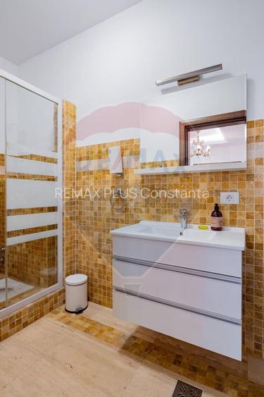 Penthouse de vanzare in Mamaia vedere frontala lac si marea Neagra - 43