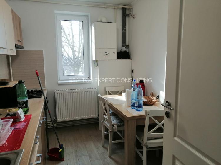 Apartament 2 camere, zona Tomis 1, etajul 3, centrala gaz. - 9