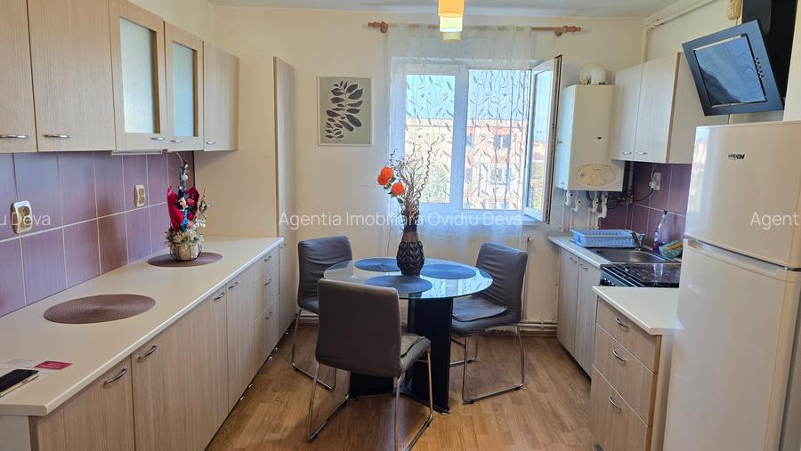 Vand apartament 2 camere decomandat in Deva, zona Marasti, mobilat, utilat - 2