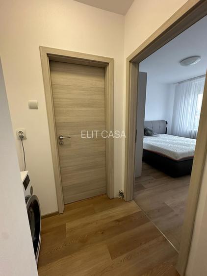 Apartament cu 3 camere, zona Podu de Piatra - 3