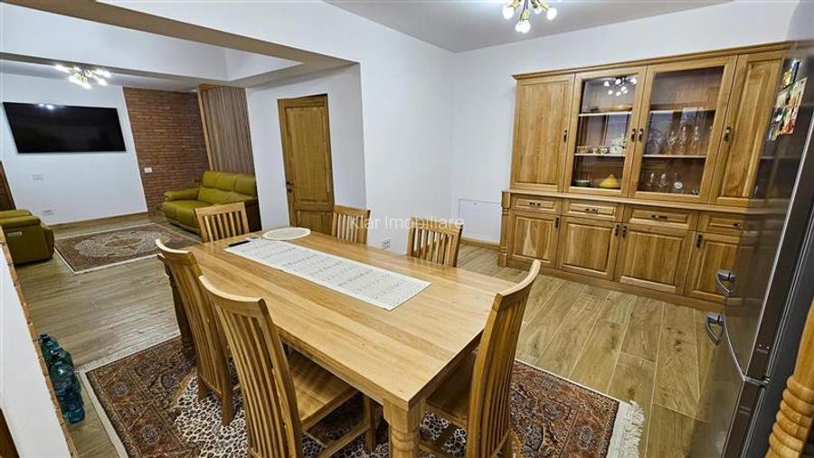 Casa renovata 200mp pe 2 niveluri,parcare, curte cu foisor,Centru, str.Nicolae B - 11