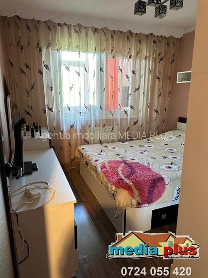 Apartament 3 camere semidecomandat, etaj 3/4, Micro 38 - 3