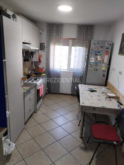 Apartament -3 camere -decomandat-Zona Rahova - 6