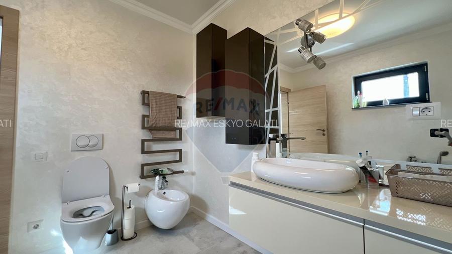 Casă de vânzare 300mp, Șendreni I Galati– liniște și rafinament - 15