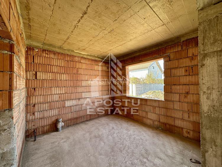 Jumatate de duplex de vanzare cu 5 camere despartit prin garaj - 4