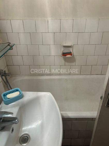 Vânzare apartament  dec.2 camere, 2 balcoane, bloc 77, Titan- 7 min metrou - 4